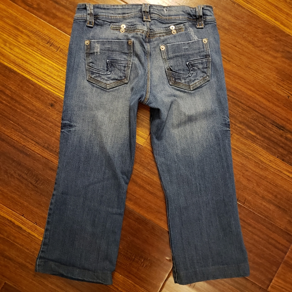 Cache Distressed Denim Capris - Size 6 - image 3